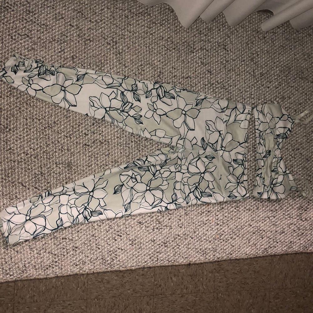 Floral Leggings and Bra Set!